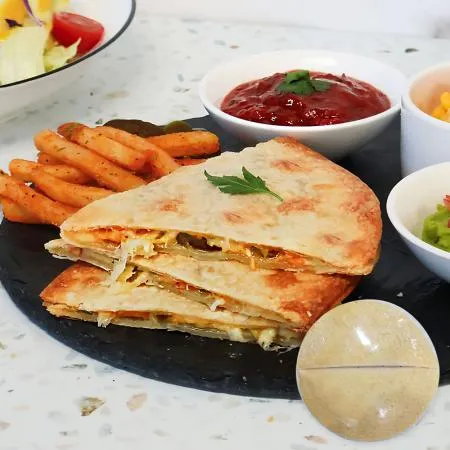 [형기네] 핫치킨 퀘사디아 380g(190gx2ea) 치킨퀘사디아 멕시코음식 간식 안주 이미지