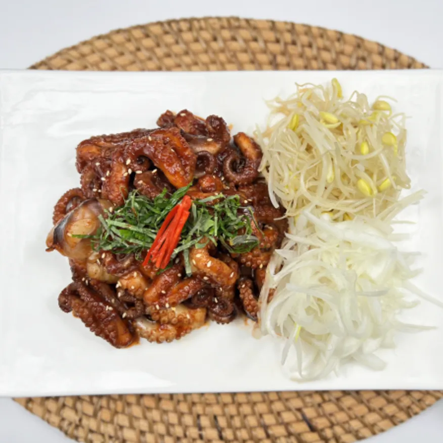 쫄깃하고 매콤한 쭈꾸미볶음 500g 술안주 캠핑요리 볶음요리 밀키트 이미지