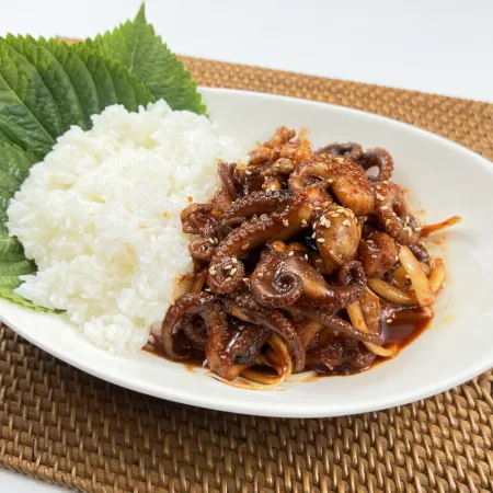 쫄깃하고 매콤한 쭈꾸미볶음 500g 술안주 캠핑요리 볶음요리 밀키트 이미지