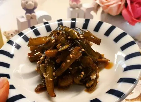 [맛집 추천] 특A급 말린 궁채나물 500g 궁채 궁채나물 궁채장아찌 궁채나물볶음 반찬 상추대 나물볶음 아스파라거스 건궁채 궁체 뚱채 상추대나물 줄기상추 야마구라게 맛집 말린궁채 건조궁채 호텔 뷔페 고기 스테이크 반찬거리 음식점 반찬거리 이미지