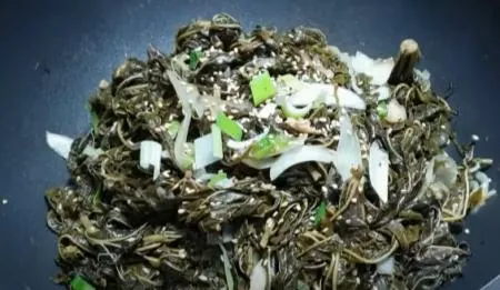 특A급 아주까리 나물 1Kg 건 피마자나물 밑반찬종류 피마자 산나물 반찬거리 말린 건나물 이미지