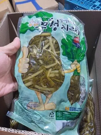 [맛집 추천] 특A급 삶은 시래기 1Kg 우거지 무청 씨레기 국산 무 나물 데침 시레기