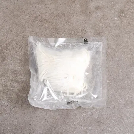 얇고 부드럽고 쫄깃한 칼국수면 소포장 1팩(180g) x 60EA