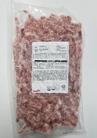 기름기가 적어 고소하고 담백한 맛의 길쭉한 토핑용 선진 전지베이컨S 슬라이스 1kg