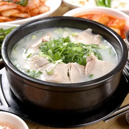 늘바른 부산 돼지국밥600g*4팩총2.4kg 이미지
