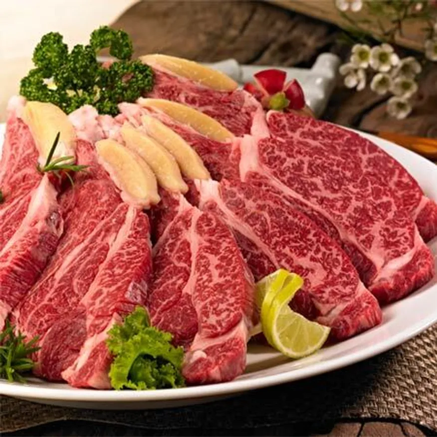 삼삼한 맛있는 숙성 암소 한우 채끝300g2팩 3등급 이미지