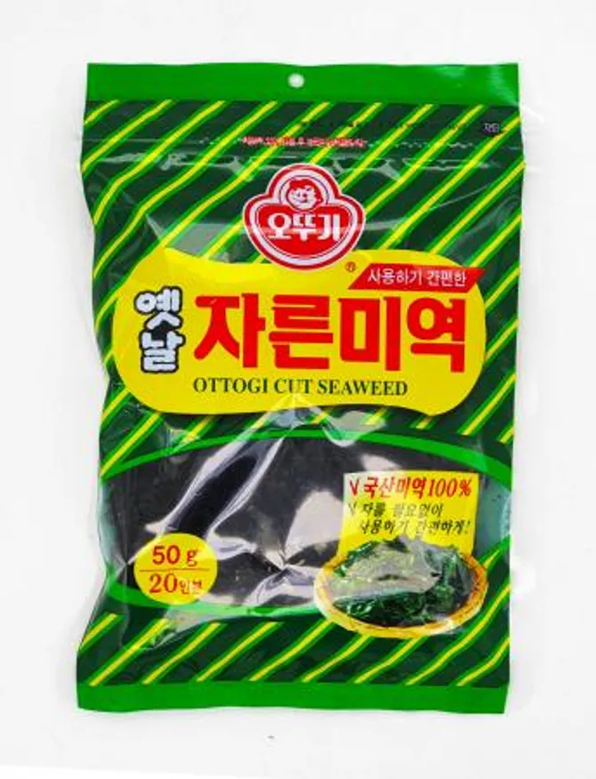 오뚜기 옛날자른미역 50g / 국 밑간 육수 볶음 냉국 쌈밥 무침 죽 자반 부각 이미지