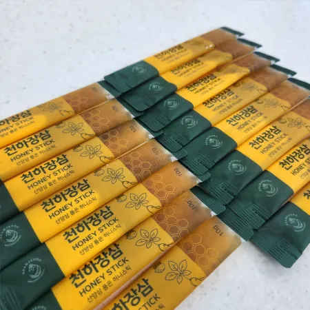 천하장삼 허니스틱: 달콤한 벌에 산양함 분말과 새싹삼 농축을 담은 진생 허니스틱 이미지