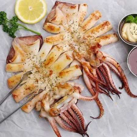 국내산 반건조오징어 피데기 사이즈 중1미 식자재 캠핑용 마른안주 오징어 안주 포차 간식 국내산오징어 이미지