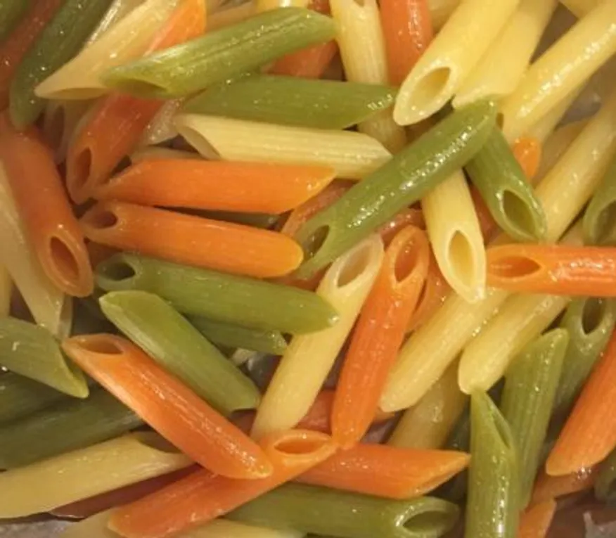 디벨라 삼색 펜네 토마토 시금치 500g 이미지