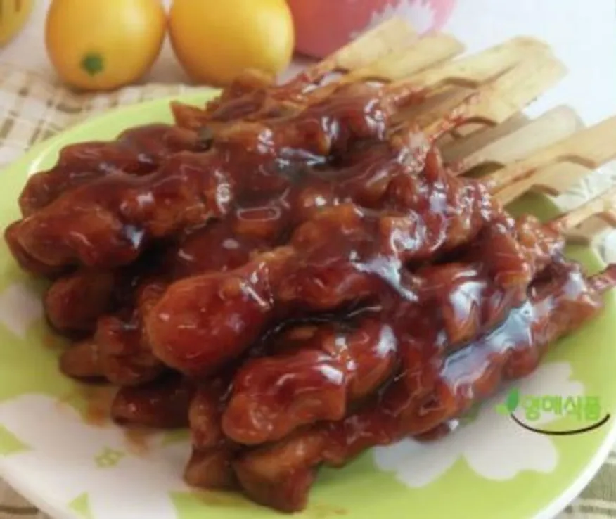 냉동 깐깐 닭꼬치 델리 800g (20gx40개입) 숯불꼬치 미니 닭꼬치 데리야끼 영해식품 이미지