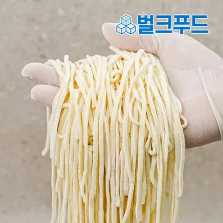 업소용 칼국수면 9kg(900g x 10팩) 칼국수생면 사리 전문식당용 대용량 이미지