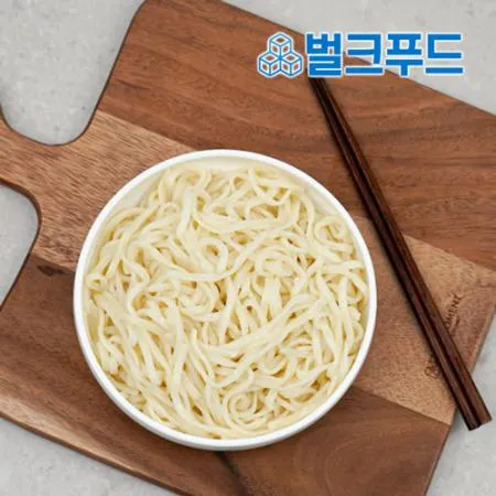 업소용 칼국수면 9kg(900g x 10팩) 칼국수생면 사리 전문식당용 대용량 이미지