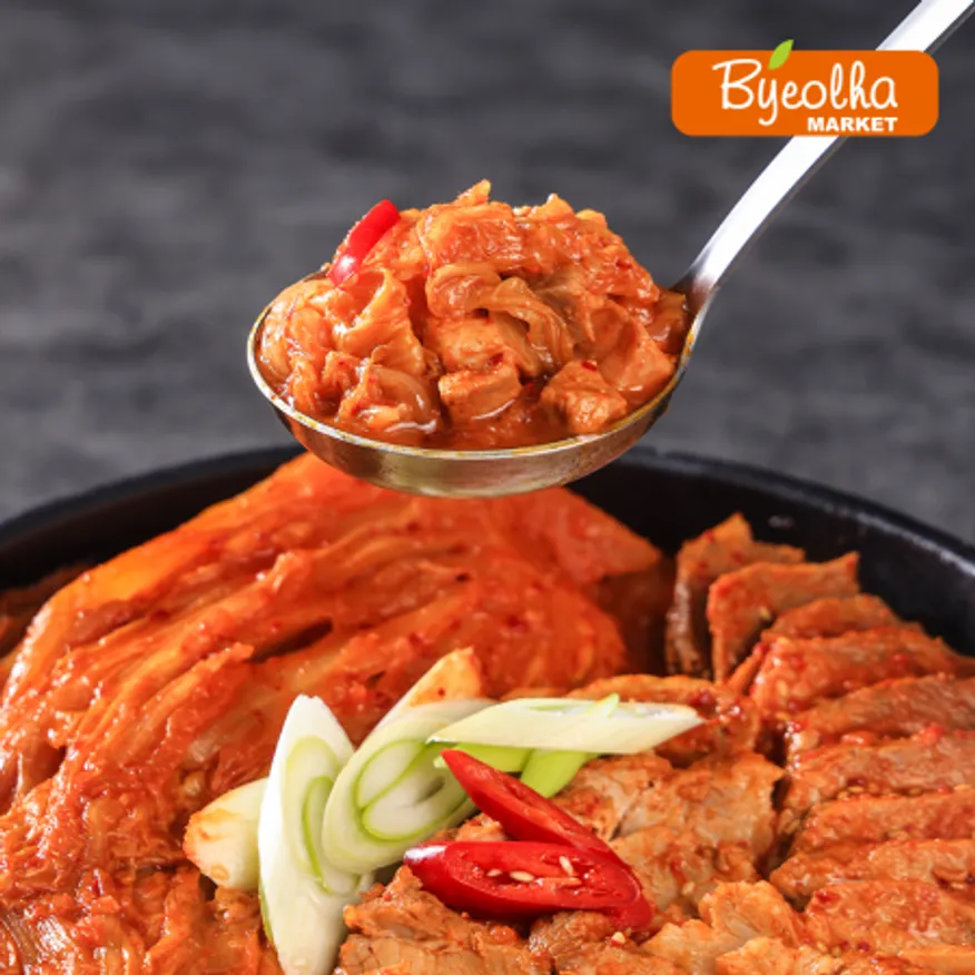 춘풍접객 시골 김치찜 1kg 냉동 간편조리 돼지고기 등갈비 김치찌개 베이스 소스 원팩 밀키트 이미지