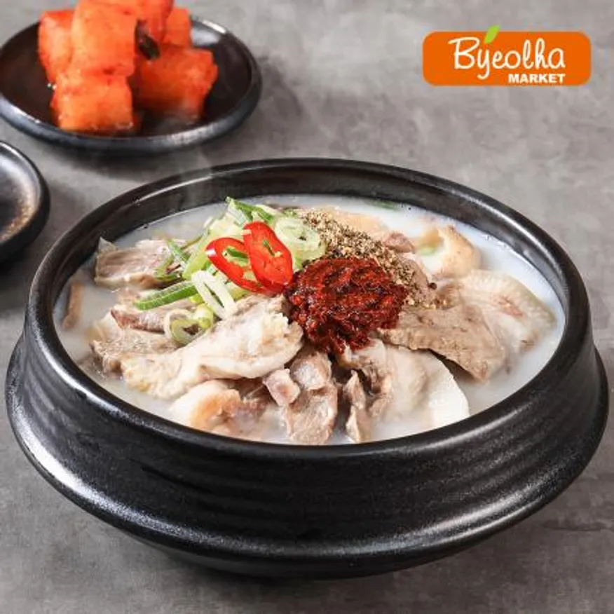 춘풍접객 춘풍 돼지국밥 155g / 1인분 밀키트 국밥 해장국 / 캠핑음식 캠핑요리 캠핑밀키트 / 냉동국밥 순대국 이미지