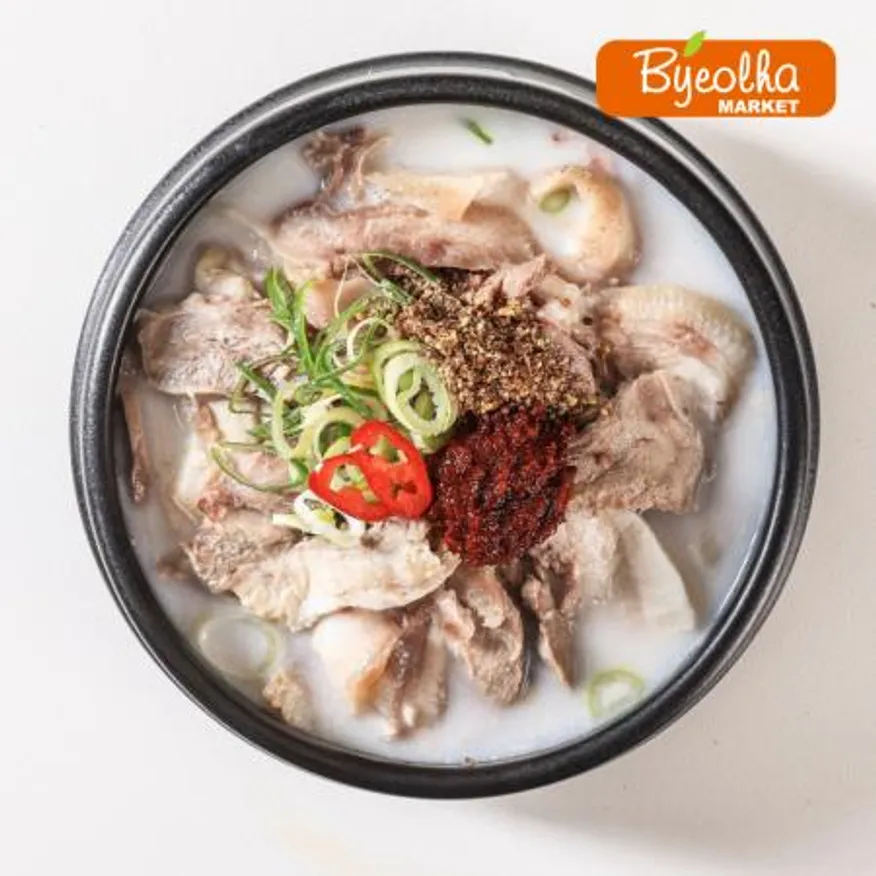 춘풍접객 춘풍 돼지국밥 155g / 1인분 밀키트 국밥 해장국 / 캠핑음식 캠핑요리 캠핑밀키트 / 냉동국밥 순대국 이미지