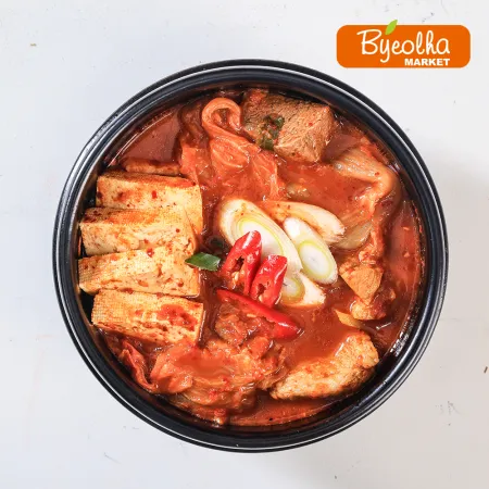 춘풍접객 시골 김치찌개 350g + 찌개용 냉동 삼겹살 100g 원팩 밀키트 간단요리 간편식 찌개 베이스 소스 이미지