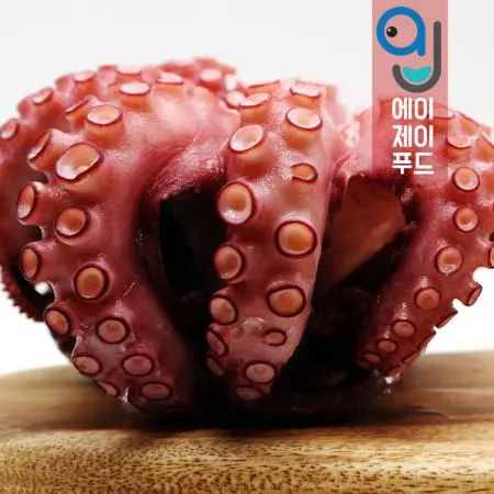 냉동 자숙 통문어 700g 1팩 (모리타니아) 이미지