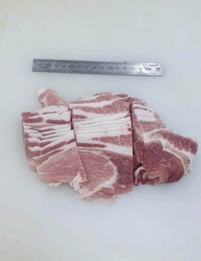 돈육,1Kg(6*5*0.3cm),전지,냉동,상품,국산,밀봉/진공포장 아님 이미지