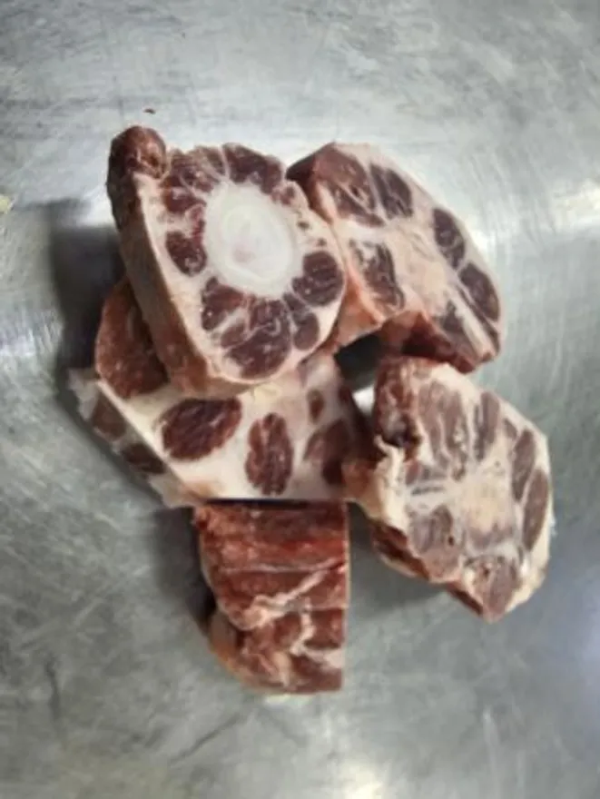 소꼬리(통),1Kg,냉동,탕용,호주,밀봉/진공포장 아님 이미지