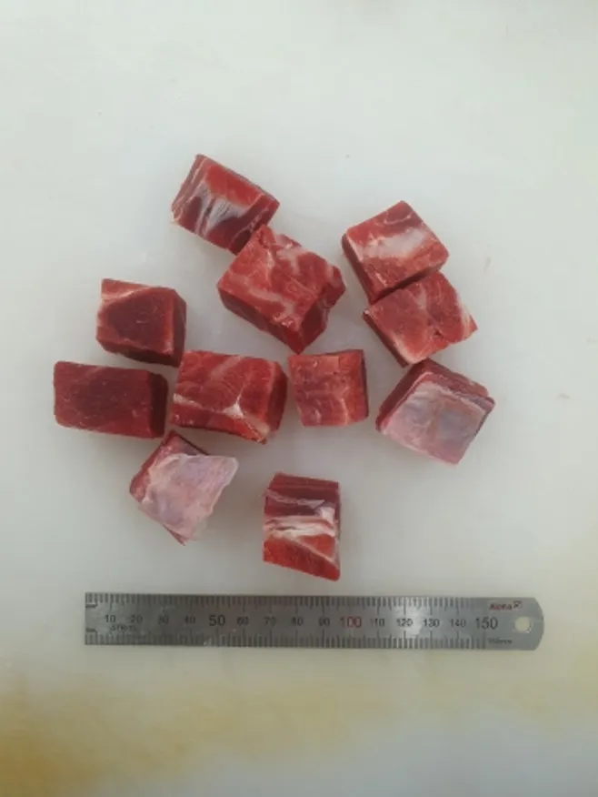 육우(등심,냉동,3등급,깍둑썰기,국산),밀봉/진공포장 아님 이미지