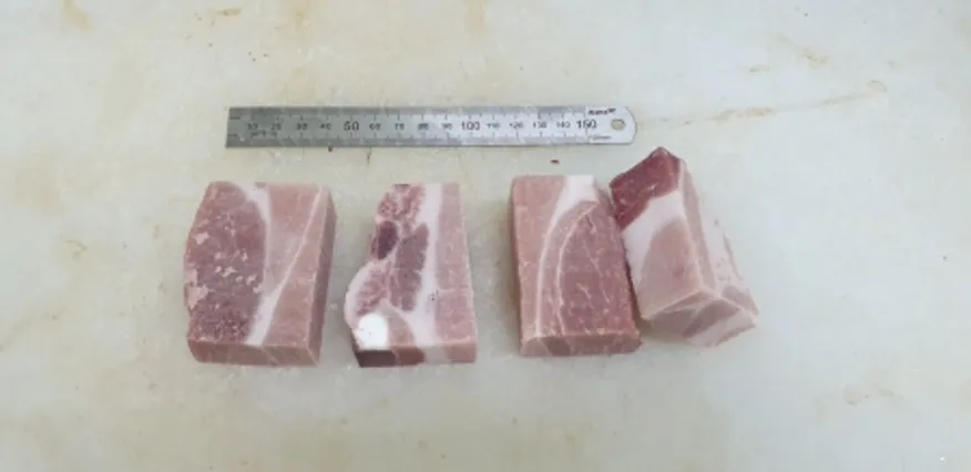 돈육(찜갈비),1Kg(4*5*2cm),냉동,구이용,국산,밀봉/진공포장 아님 이미지