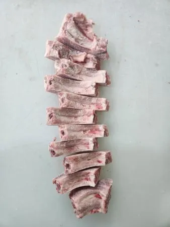 돈등갈비,1Kg(뼈사이절단),냉동,찜용,스페인,밀봉/진공포장 아님