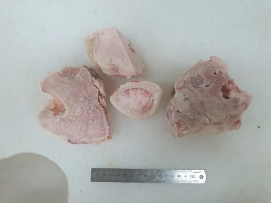 육우,1Kg(5*5*5cm),사골,냉동,탕용,국산육우,밀봉/진공포장 아님 이미지