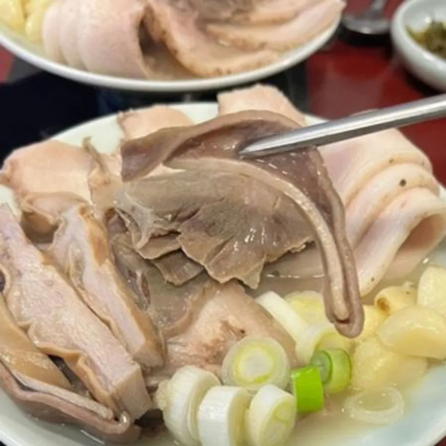 (신돈축산유통) 업소용 냉동 돼지 오소리 감투 15kg 이미지