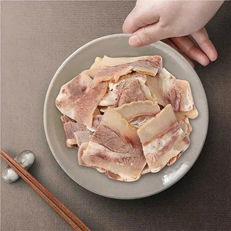 (신돈축산유통) 업소용 냉동 삶은 한우 머리(세절) 10kg (소머리) 이미지