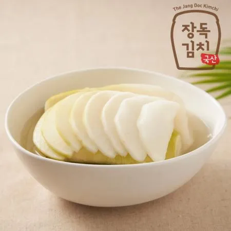 [장독 동치미 10kg] 답답한 마음까지 시원하게 뻥 뚫어주는 맛 국산김치 이미지