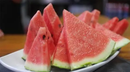 [넉넉] 부여 굿뜨레 꿀수박 당도선별 수박 6-7kg 이미지