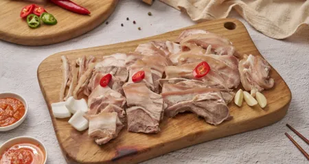 국산 삶은 돼지머리고기 슬라이스 2kg_국밥용 순대국 안주 탕거리 식당용 업소용 돼지머리 머릿고기 훈푸드