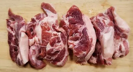 쫄깃한 국내산 꼬들살 2kg_덜미살 뒷고기 구이용 캠핑용 찌개용 돼지고기 식당용 업소용 이미지