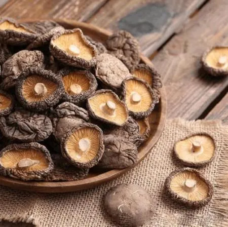 [맛집 추천] 특A급 표고버섯 홀 1Kg [5cm-6cm] 말린 버섯 원형 건표고 표고홀 한정식 반찬 밑반찬 나물 한식 중식 일식 맛집 이미지