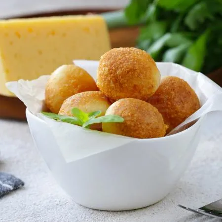 맘스터치 모짜렐라 치즈볼 1.05kg 이미지