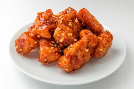 [10개] 맘스터치 바삭순살강정 1kg 냉동 국내산 닭가슴살100% 촉촉한 치킨 순살치킨 이미지