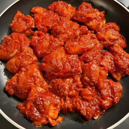 양념 닭갈비 1kg X 3팩 닭다리 순살 캠핑 숯불 이미지