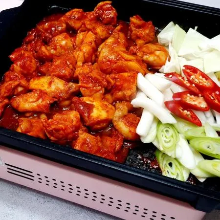 양념 닭갈비 1kg X 12팩 천지푸드 닭다리 순살 캠핑 숯불