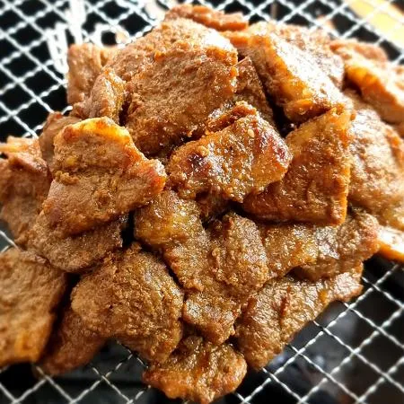 돼지양념구이 1kg 돼지갈비 숯불 양념 돼지 갈비 구이 이미지