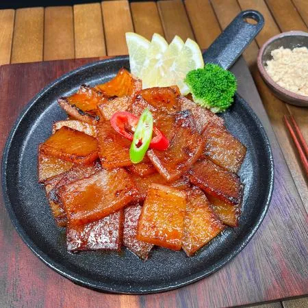 국내산 한돈 돼지껍데기 400g 매콤 양념 이미지