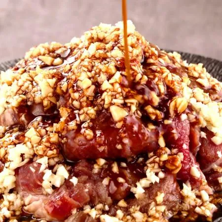 [꿀맛보장] 등심 주물럭 불고기 마늘양념 1kg 저온숙성