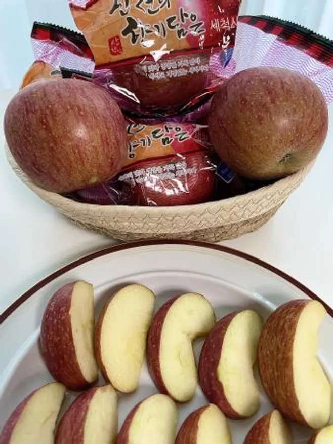 간편하게 껍질째 바로 먹는 달콤한 경북 세척사과 가정용 이미지