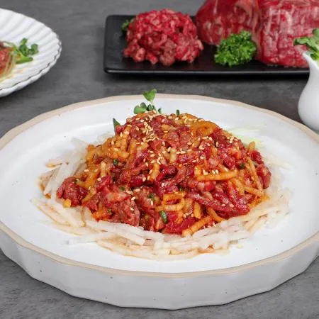 [무료배송]국내산 육우 냉장 육회 250g+250g 고추장소스 2팩 이미지