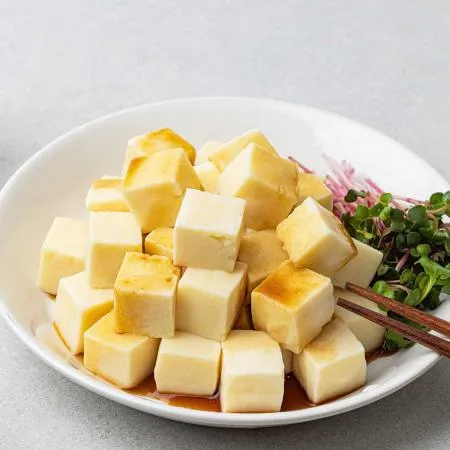 [상신] 한입크기 큐브형 냉동두부 10kg (5kg*2봉) 얼린두부 업소용 두부강정 두부튀김 이미지