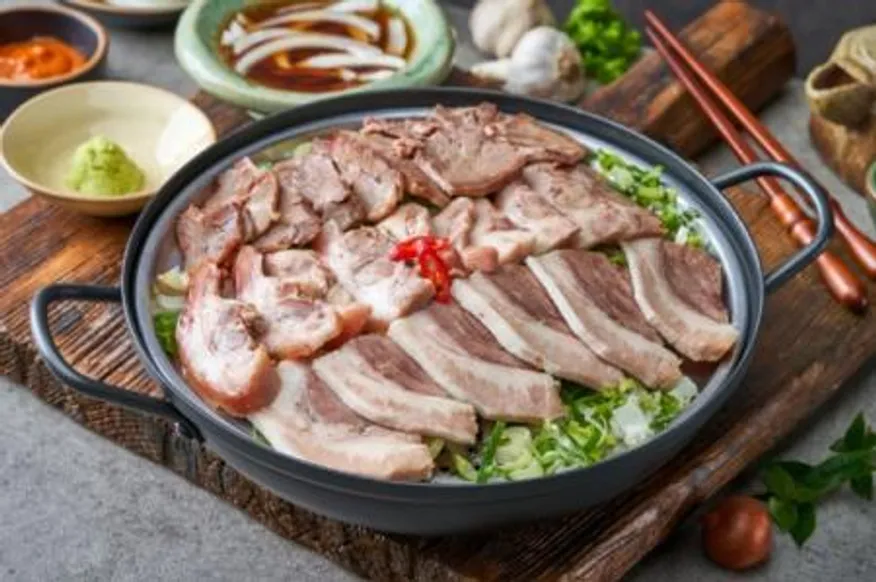 굿 삶은 돼지머리(1두) 장육 냉장 약3kg 이미지