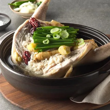 싱그린FS 국내산 생닭 성계 노계 1.5kg 이상 10마리 백숙용 닭육수용 일본라멘용 닭곰탕용 냉동(벌크) 특大 사이즈 이미지