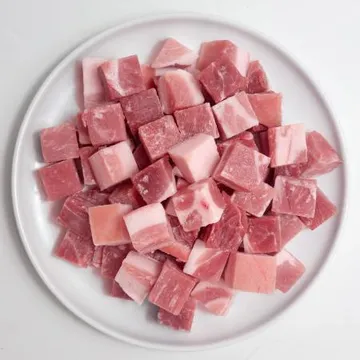 국내산 돈후지 흑돈 깍뚝 큐브 2.5x2.5x2.5Cm 1Kg