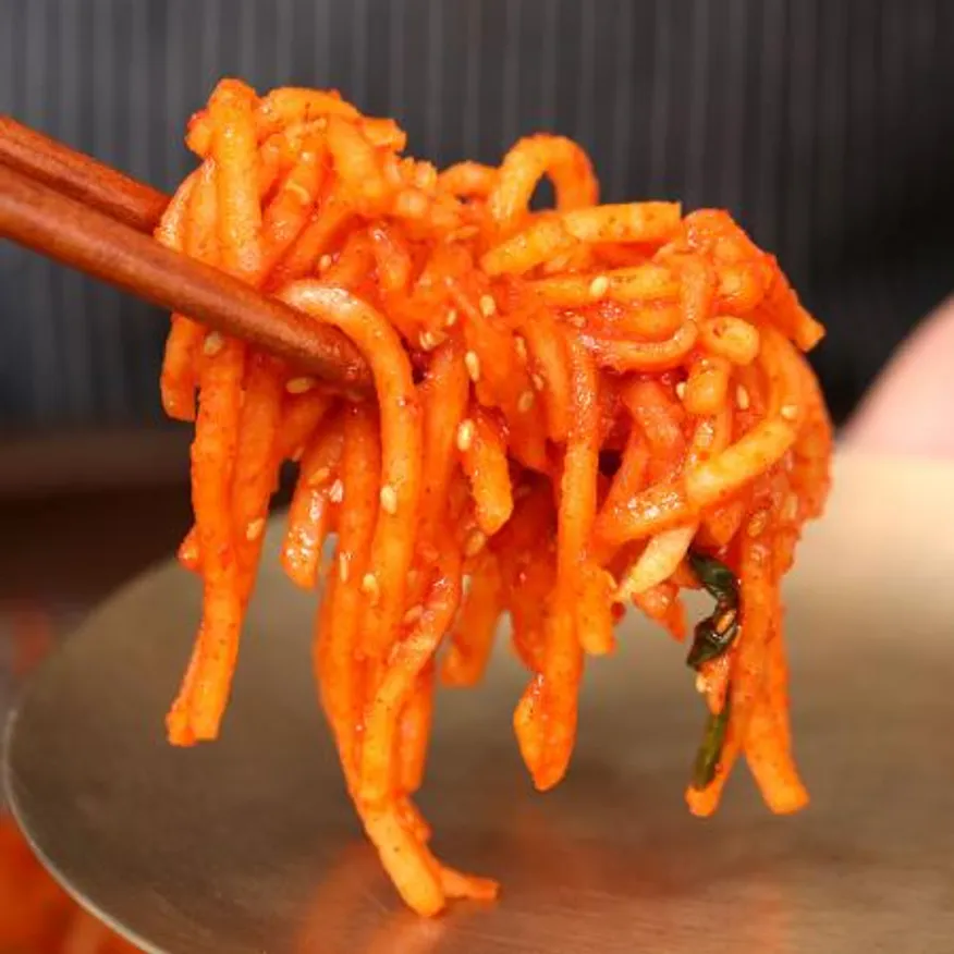 아삭하고 달달한 햇 무생채 이미지