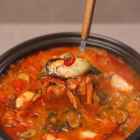 얼큰한 불맛 가득 통영 굴 짬뽕 이미지